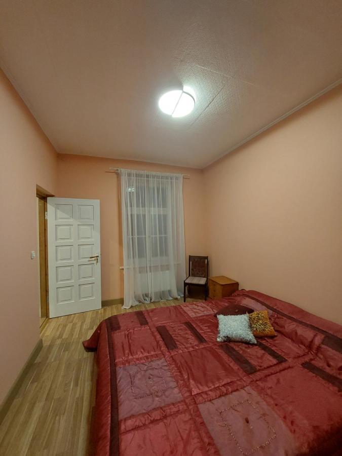 Pils Ielas Apartamenti Кандава Екстер'єр фото